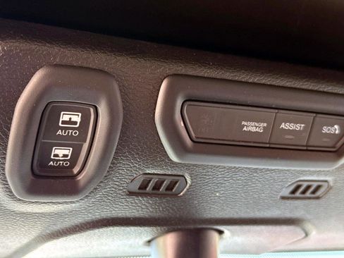 Used 2023 Jeep Wrangler Unlimited w/ Sun & Screen Package image 15