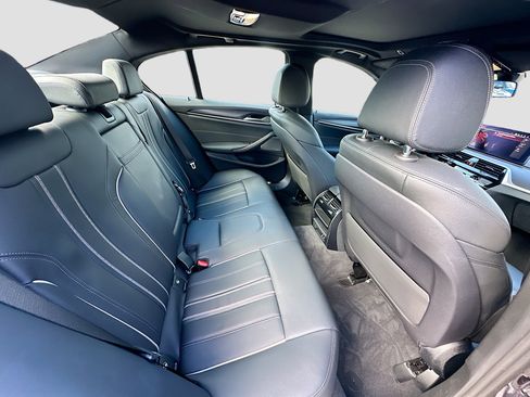 Used 2023 BMW 540i w/ M Sport Package image 32