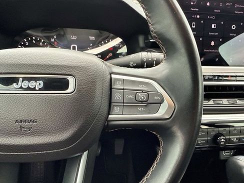 Used 2022 Jeep Compass Limited image 17