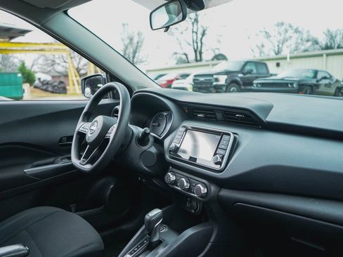 Used 2024 Nissan Kicks S image 10