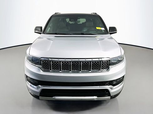Used 2023 Jeep Grand Wagoneer 4WD image 2