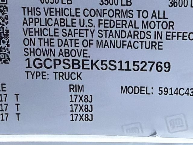 Used 2025 Chevrolet Colorado W/T w/ Advanced Trailering Package RWD image 31