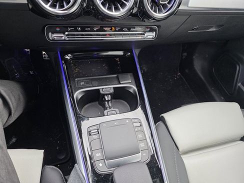 Certified 2023 Mercedes-Benz GLB 250 4MATIC image 9