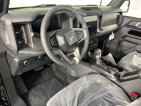 New 2025 Ford Bronco 2-Door image 2