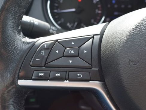 Used 2018 Nissan Rogue SV w/ Premium Package AWD/4WD image 21