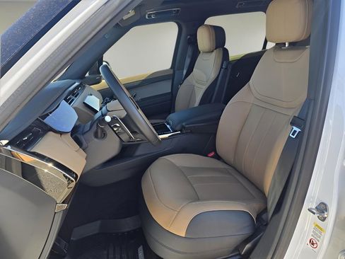 Used 2025 Land Rover Range Rover Sport Dynamic SE image 13