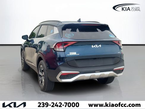 Certified 2025 Kia Sportage EX w/ EX Premium Package AWD/4WD image 4