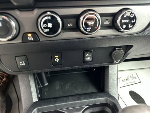 Used 2017 Toyota Tacoma TRD Off-Road image 24