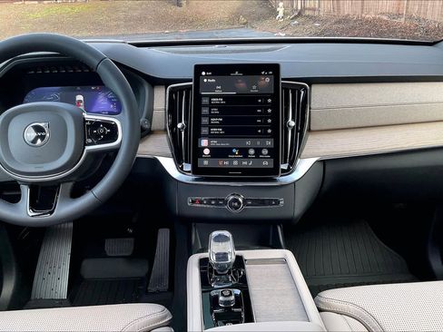 New 2026 Volvo XC90 T8 Ultra image 9