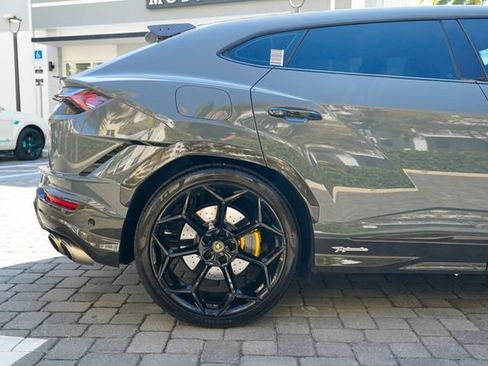 Used 2023 Lamborghini Urus Performante image 32