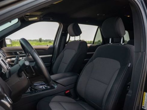 Used 2017 Ford Explorer XLT AWD/4WD image 14