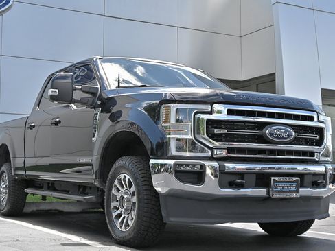 Used 2022 Ford F250 Lariat w/ Lariat Ultimate Package image 2
