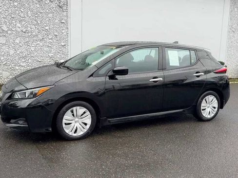 Certified 2022 Nissan Leaf S image 2