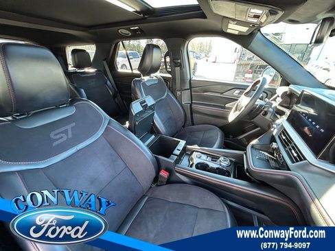Used 2025 Ford Explorer ST image 28