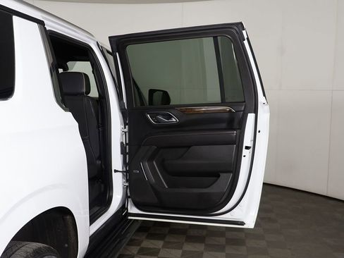 Used 2023 Chevrolet Suburban Premier AWD/4WD image 26