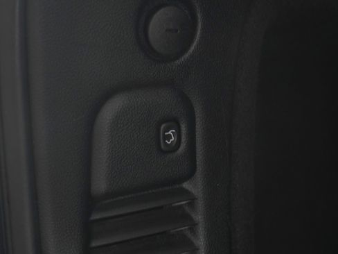 Used 2019 Dodge Durango R/T w/ Technology Group image 18