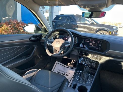 Used 2024 Volkswagen Jetta SEL FWD image 16