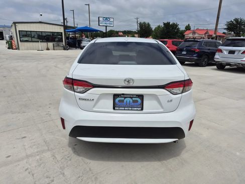 Used 2020 Toyota Corolla LE FWD image 7