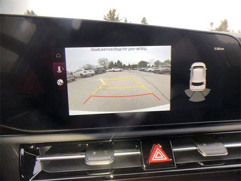 New 2025 Kia Niro EX image 17