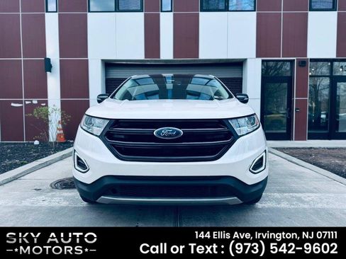 Used 2017 Ford Edge Titanium image 2