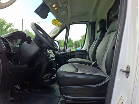 Used 2025 RAM ProMaster 2500 w/ Convenience Group FWD image 16