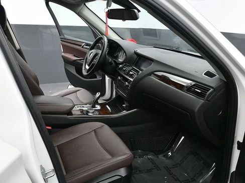 Used 2017 BMW X3 xDrive28i image 13