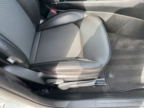 Used 2025 Jeep Compass Latitude image 12