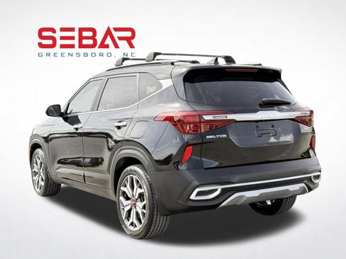 Used 2023 Kia Seltos SX w/ SX Sunroof Package AWD/4WD image 11