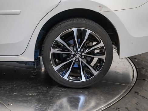 Used 2018 Toyota Corolla SE w/ Carpet Mat Package (TMS) image 10