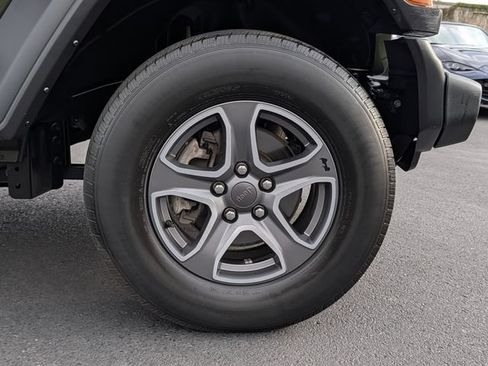 Used 2022 Jeep Wrangler Unlimited Sport AWD/4WD image 8