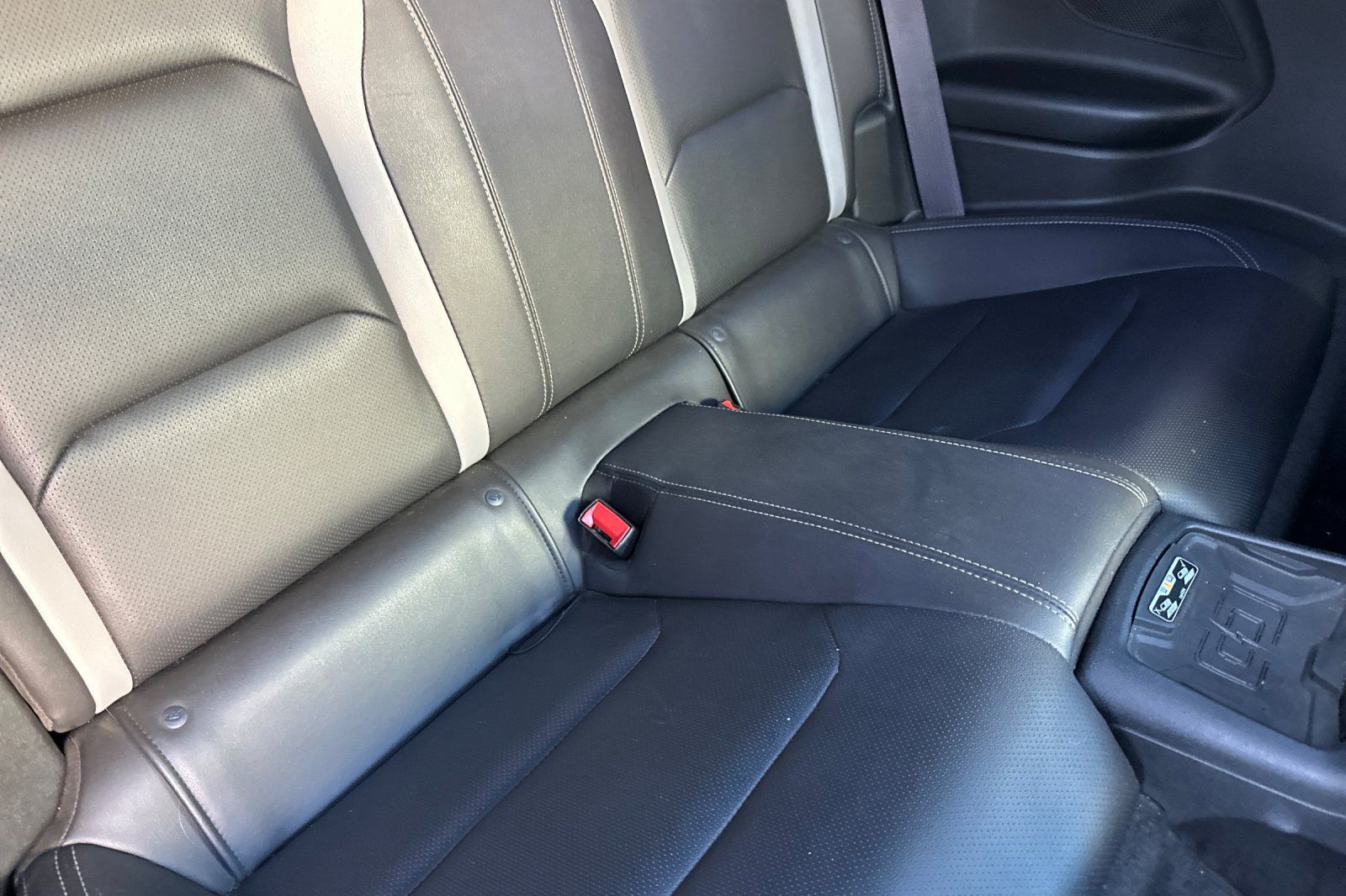 Used 2017 Chevrolet Camaro SS RWD image 16