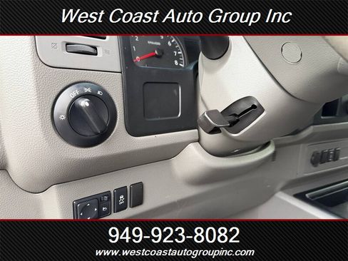 Used 2016 Nissan NV 2500 SV image 9