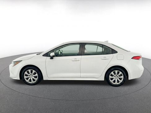 Used 2025 Toyota Corolla LE FWD image 4
