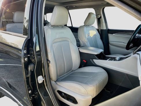 Certified 2022 Jeep Grand Cherokee L Overland AWD/4WD image 31