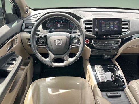 Used 2021 Honda Pilot Touring image 16