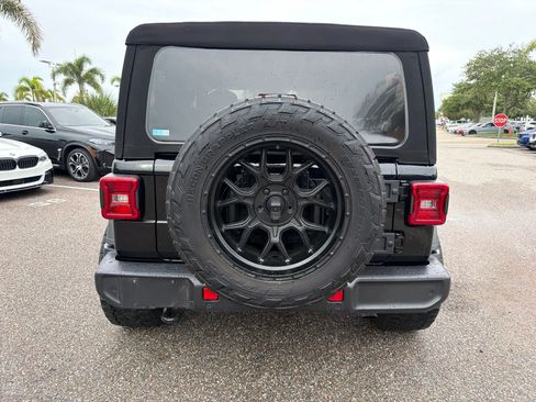Used 2022 Jeep Wrangler Sport AWD/4WD image 5