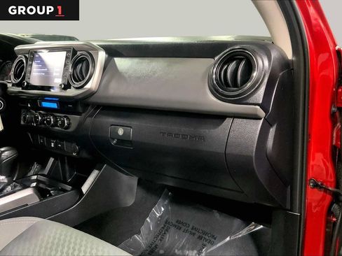 Certified 2021 Toyota Tacoma SR5 AWD/4WD image 19