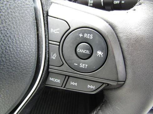 Certified 2021 Toyota RAV4 XLE Premium image 18