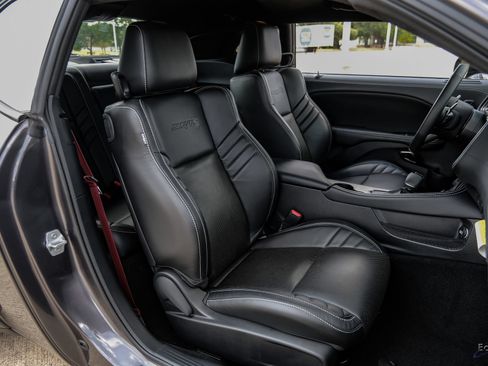 Used 2023 Dodge Challenger SRT Hellcat RWD image 43