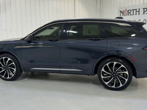 Used 2024 Lincoln Nautilus Black Label image 7