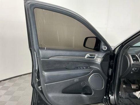 Used 2017 Jeep Grand Cherokee SRT AWD/4WD image 12