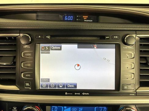 Used 2017 Toyota Highlander Limited Platinum AWD/4WD image 3