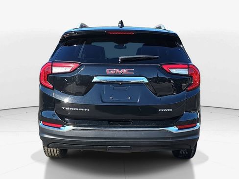Used 2024 GMC Terrain SLT image 6