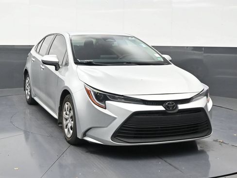 Used 2024 Toyota Corolla LE FWD image 7