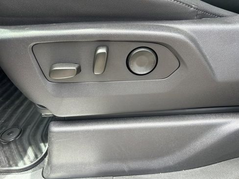 Used 2024 Chevrolet Silverado 1500 LTZ image 16