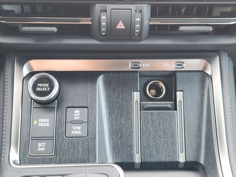 Certified 2025 Lexus GX 550 image 23