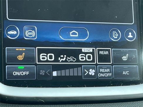 Used 2024 Subaru Ascent Onyx Edition AWD/4WD image 16