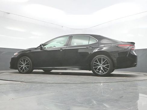 Used 2024 Toyota Camry SE image 35