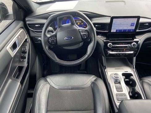Used 2022 Ford Explorer ST w/ ST Street Pack RWD image 11