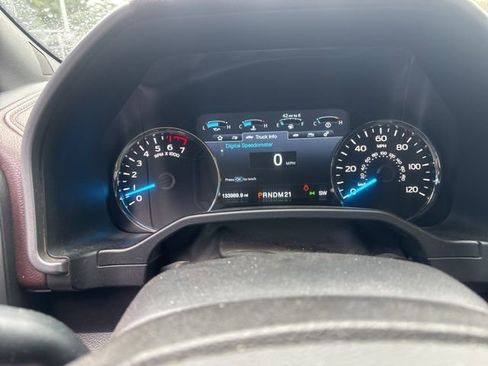 Used 2015 Ford F150 Platinum w/ Equipment Group 701A Luxury image 24